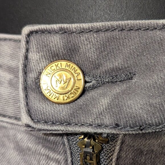 Nicki Minaj Mid rise light gray wash jeans - 11/12 - Picture 4 of 7